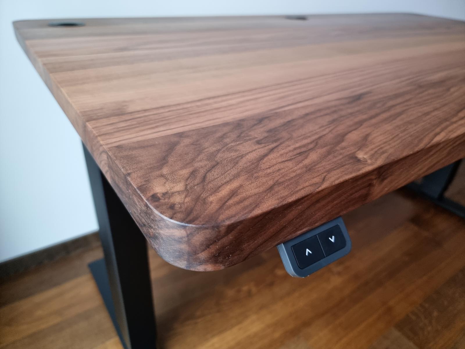 Tischplatte Massivholz Nussbaum Schweiz mit Controller Basic